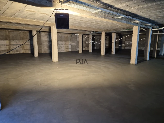 Garagem para Arrendamento em Insua Foto 3