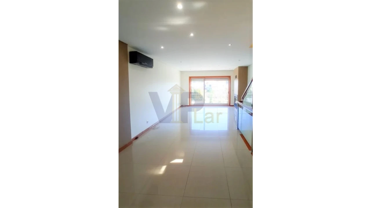 Moradia T4 para Venda em São Pedro Fins Foto 7