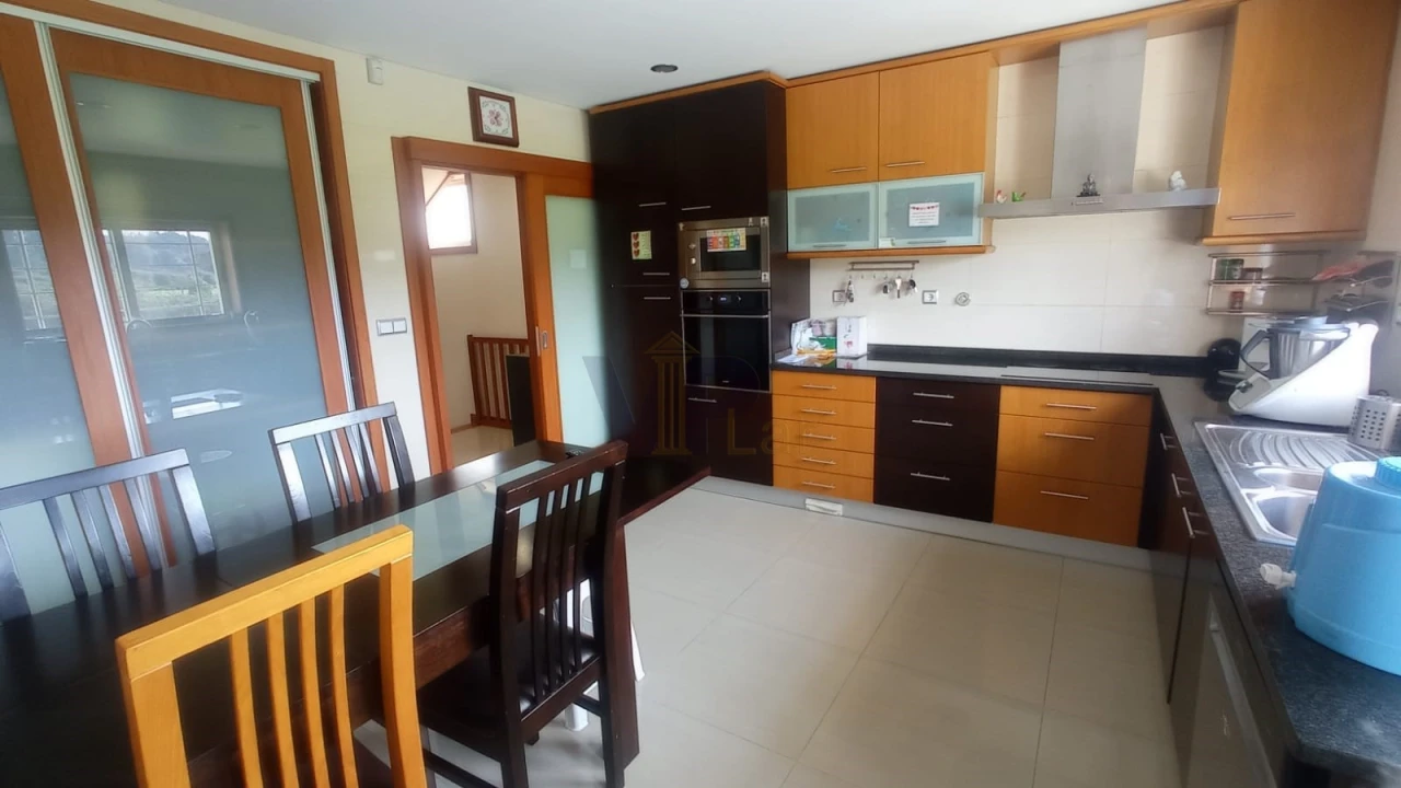 Moradia T4 para Venda em São Pedro Fins Foto 5