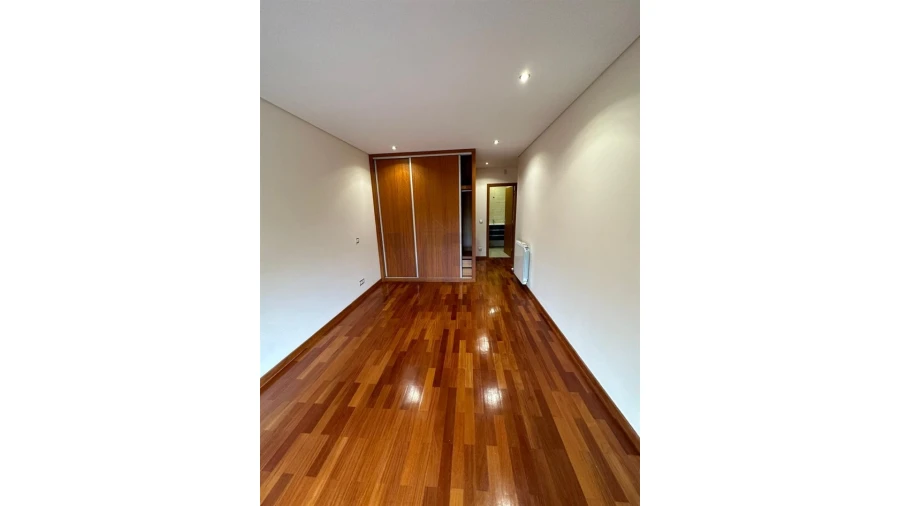 Moradia T4 para Venda em São Pedro Fins Foto 20