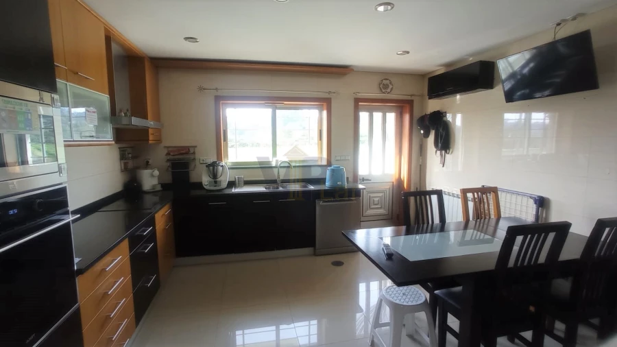 Moradia T4 para Venda em São Pedro Fins Foto 4