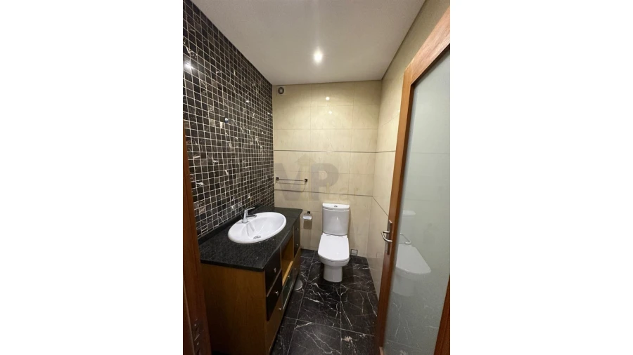 Moradia T4 para Venda em São Pedro Fins Foto 17