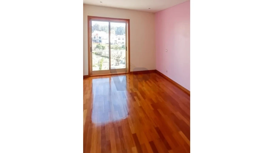 Moradia T4 para Venda em São Pedro Fins Foto 10