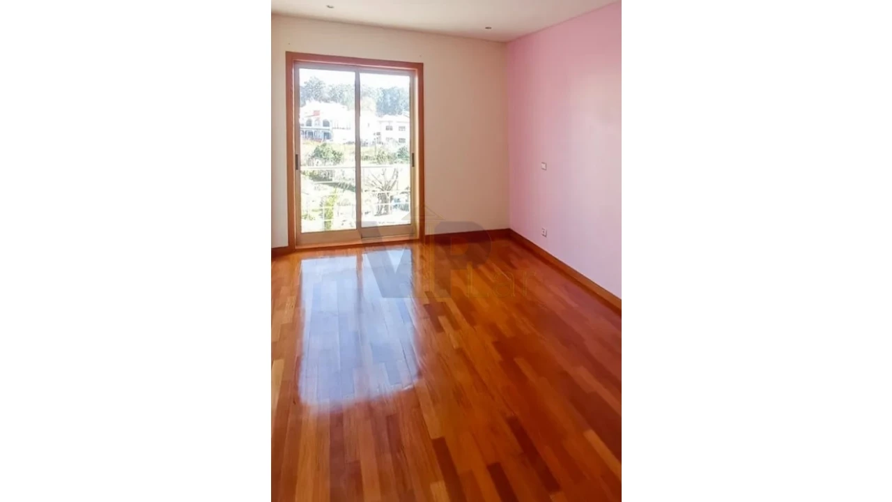 Moradia T4 para Venda em São Pedro Fins Foto 10