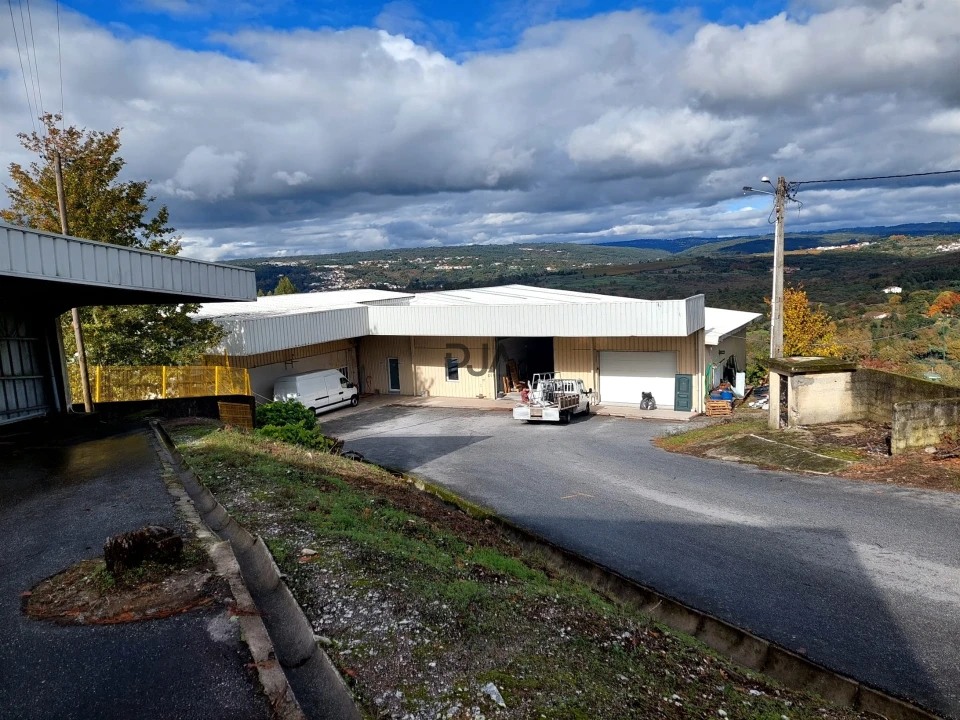 Armazém para Venda em Fornos de Maceira Dão Foto 4