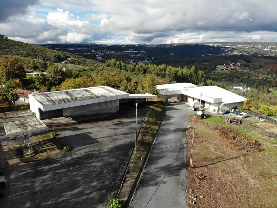 Armazém para Venda em Fornos de Maceira Dão Foto 1