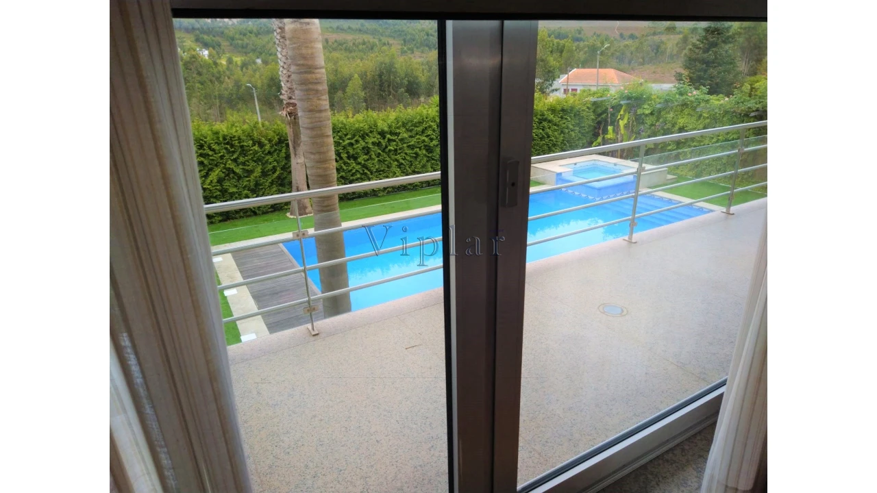 Moradia T6 para Venda em Valongo Foto 46