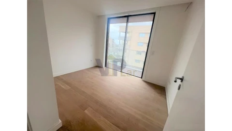 Apartamento T2 para Venda em Ramalde