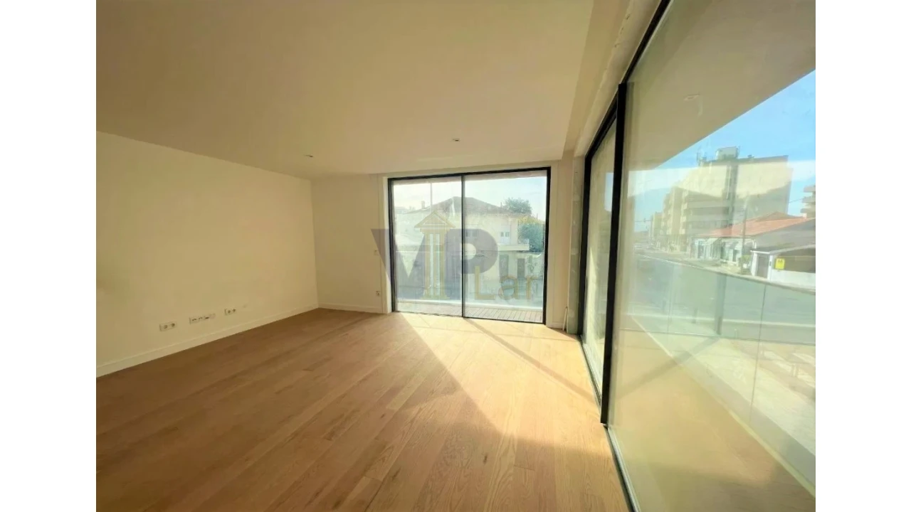 Apartamento T2 para Venda em Ramalde Foto 1