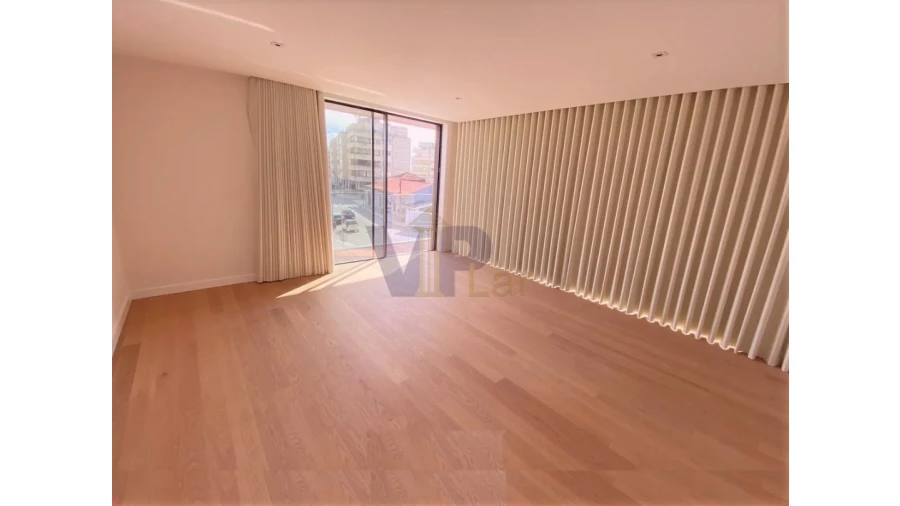 Apartamento T2 para Venda em Ramalde Foto 5