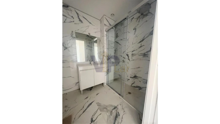 Apartamento T2 para Venda em Ramalde Foto 12