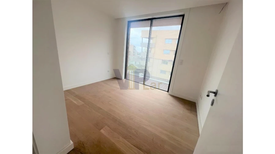 Apartamento T2 para Venda em Ramalde Foto 16