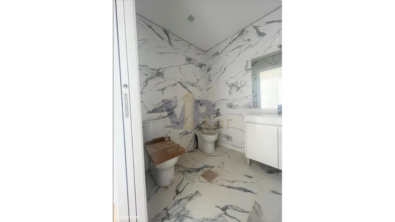 Apartamento T2 para Venda em Ramalde Foto 13