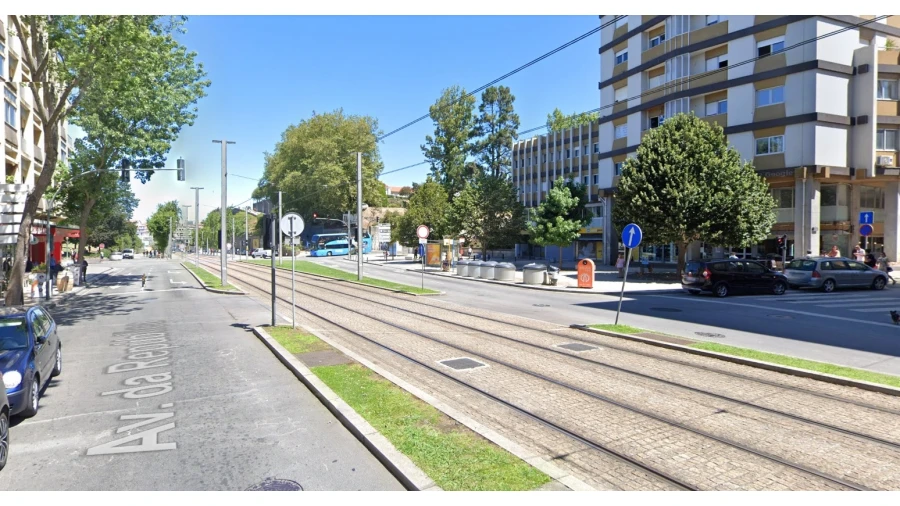 Prédio para Venda em Mafamude e Vilar do Paraíso Foto 2