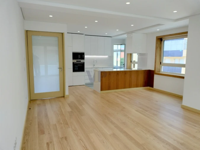 Apartamento T3 para Venda em Aldoar, Foz do Douro e Nevogilde Foto 2