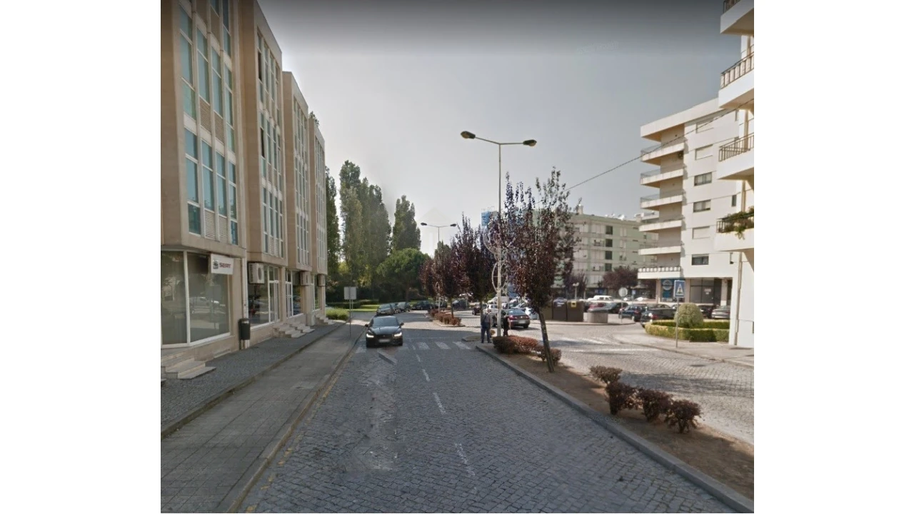 Garagem para Arrendamento em Pedrouços Foto 6