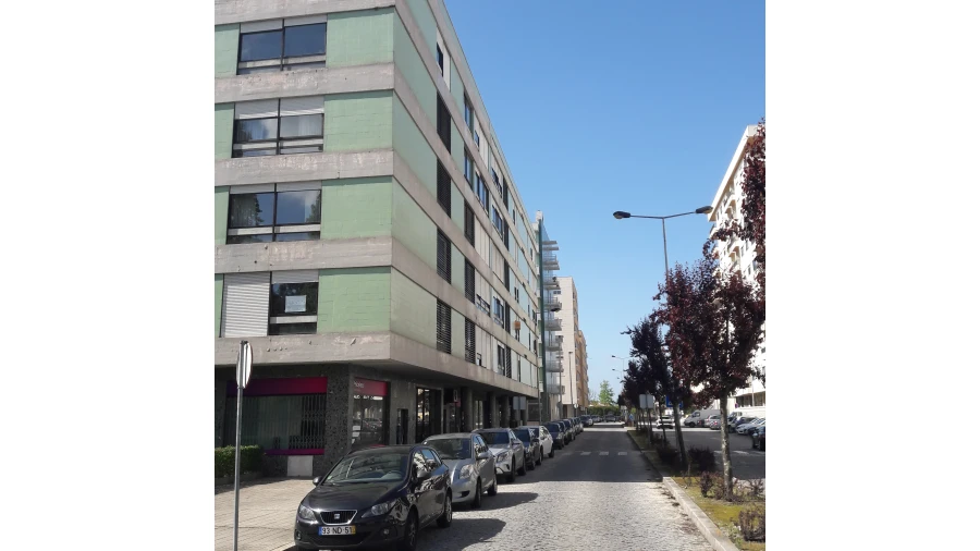 Garagem para Arrendamento em Pedrouços Foto 2