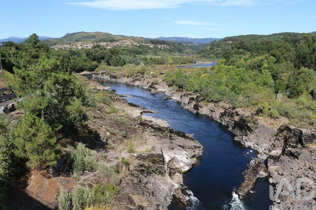 Moradia T3 para Venda em Cristoval Foto 28