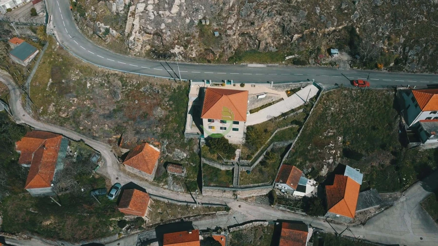 Moradia T4 para Venda em Vila e Roussas Foto 4