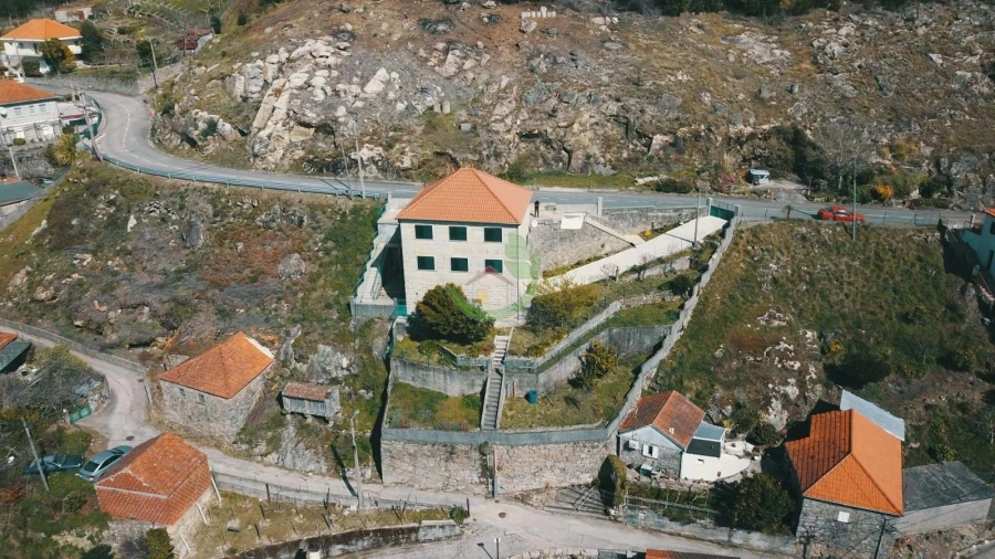 Moradia T4 para Venda em Vila e Roussas Foto 7