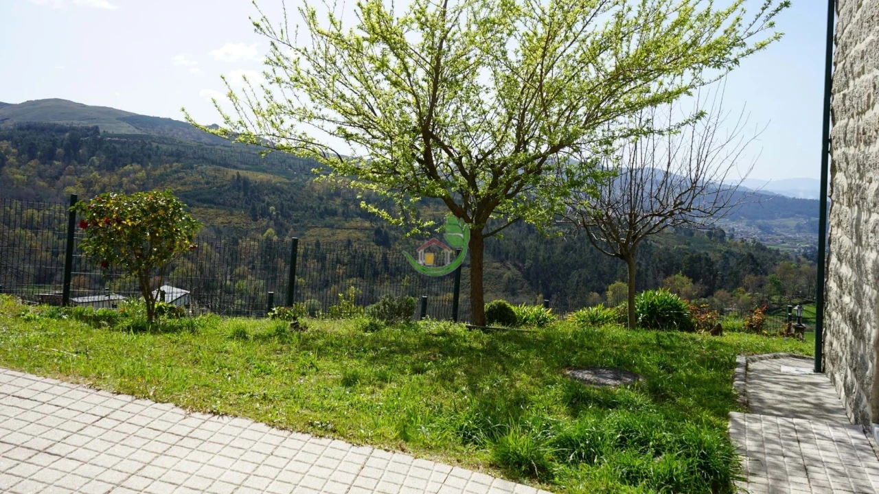 Moradia T4 para Venda em Vila e Roussas Foto 43