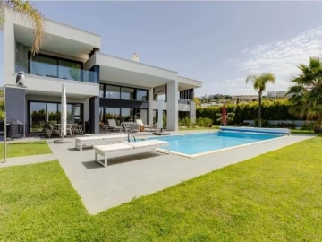 Moradia T5 para Venda em Albufeira e Olhos de Água