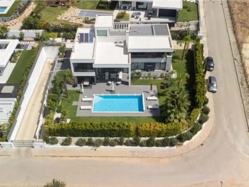 Moradia T5 para Venda em Albufeira e Olhos de Água Foto 2