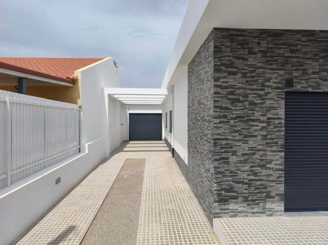 Moradia T4 para Venda em Fernao Ferro Foto 2