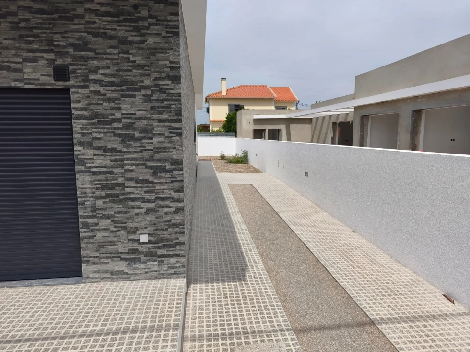 Moradia T4 para Venda em Fernao Ferro Foto 4