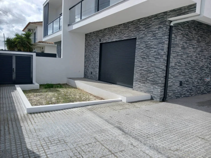 Moradia T0 para Venda em Fernao Ferro Foto 11