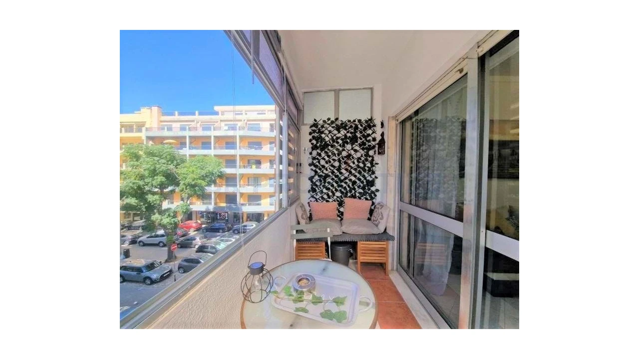 Apartamento T1 para Venda em Quarteira Foto 6