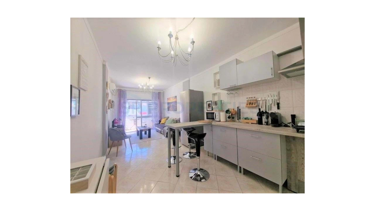 Apartamento T1 para Venda em Quarteira Foto 4