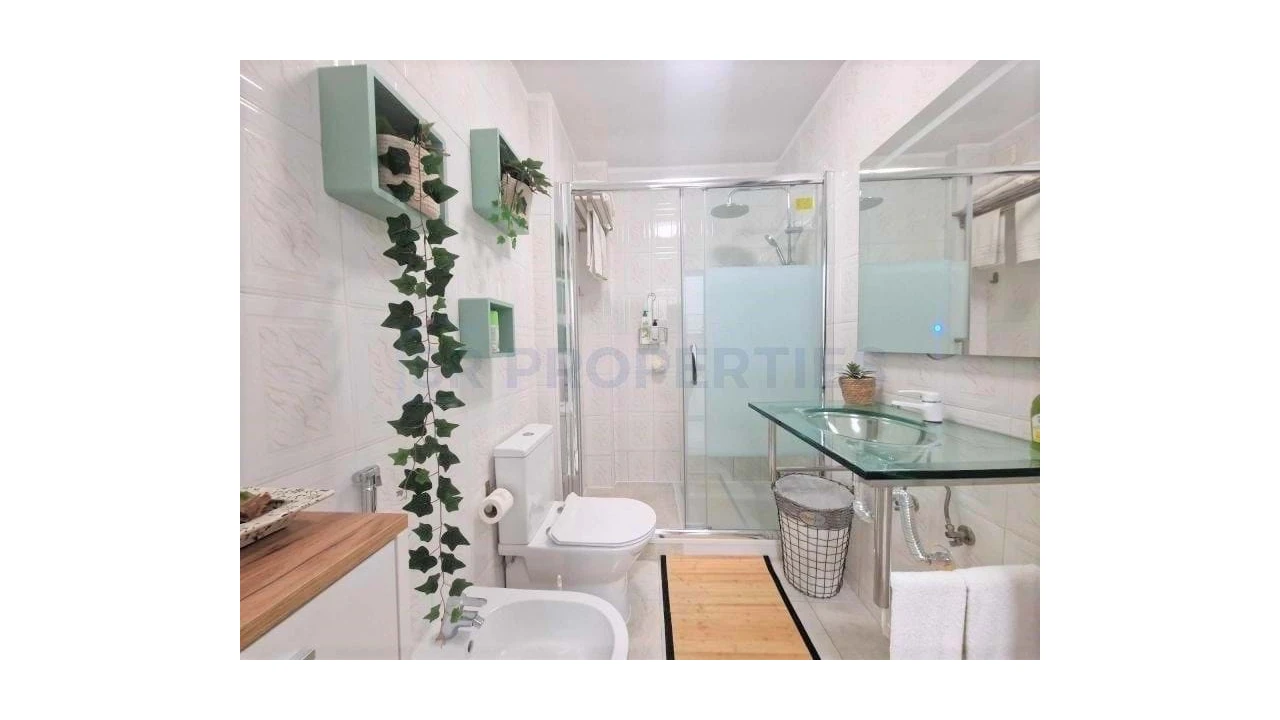 Apartamento T1 para Venda em Quarteira Foto 5