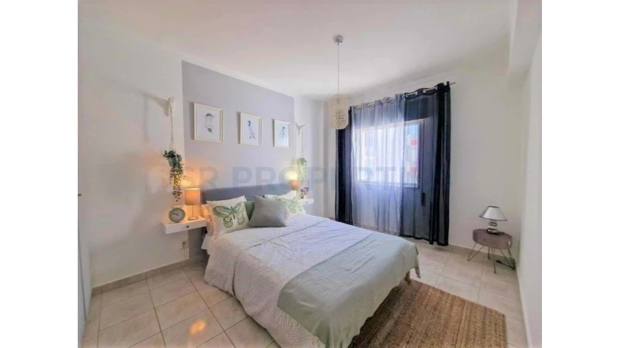 Apartamento T1 para Venda em Quarteira Foto 2