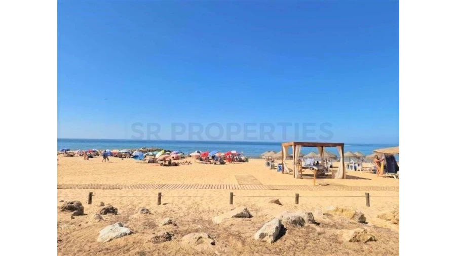 Apartamento T1 para Venda em Quarteira Foto 19