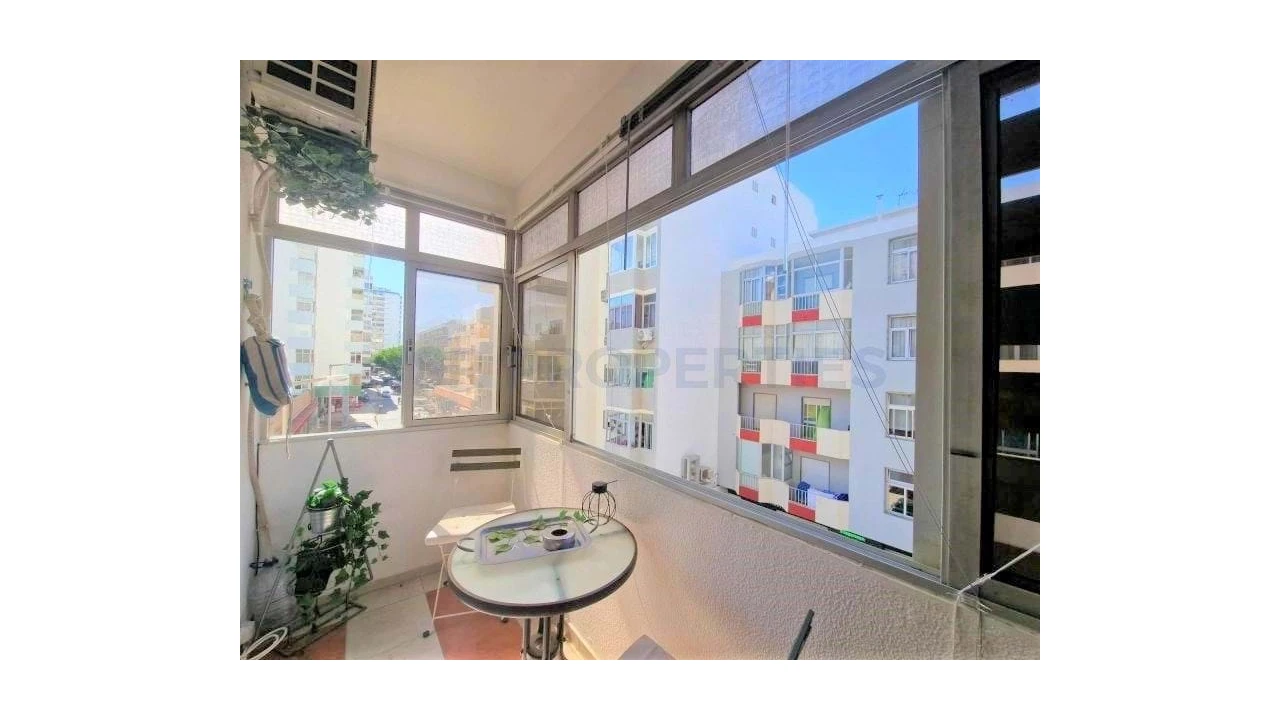 Apartamento T1 para Venda em Quarteira Foto 16