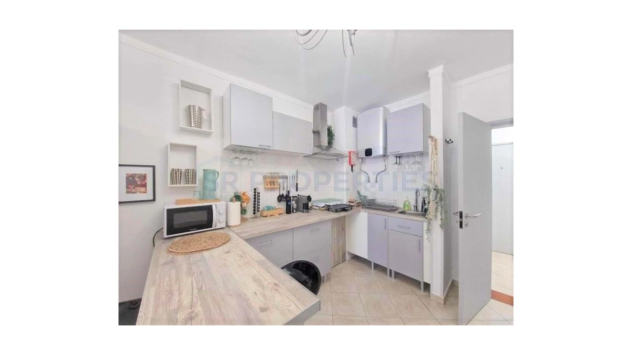 Apartamento T1 para Venda em Quarteira Foto 3