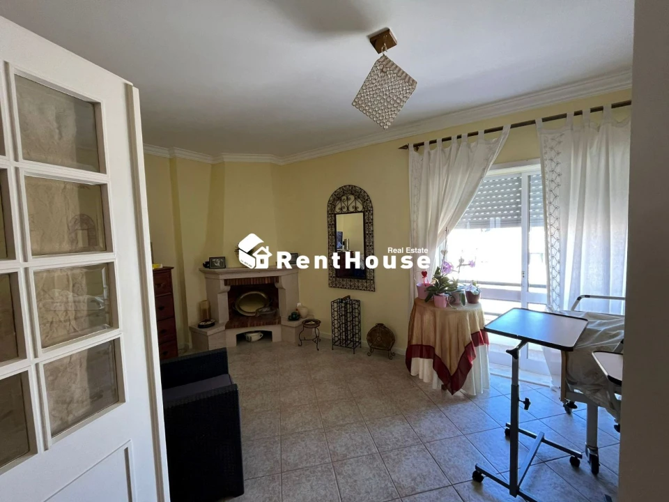 Apartamento T4 para Venda em Alhadas Foto 7
