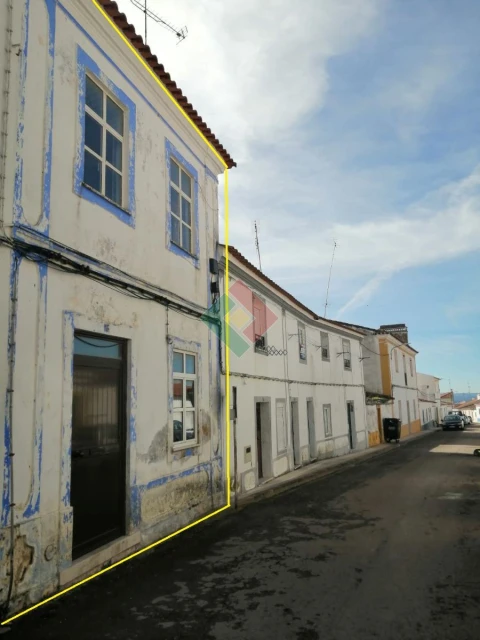 Moradia T3 para Venda em Assunção, Ajuda, Salvador e Santo Ildefonso