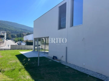 Moradia T3 para Venda em Nogueira, Fraião e Lamaçães