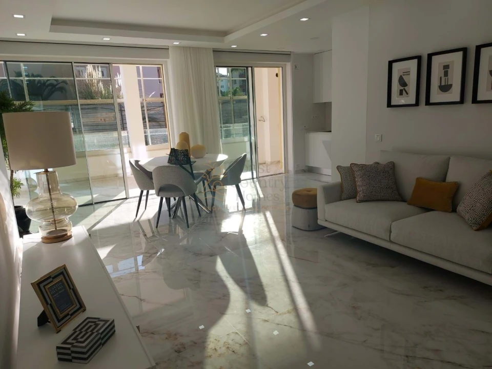Apartamento T2 para Venda em Lagos (São Sebastião e Santa Maria) Foto 1