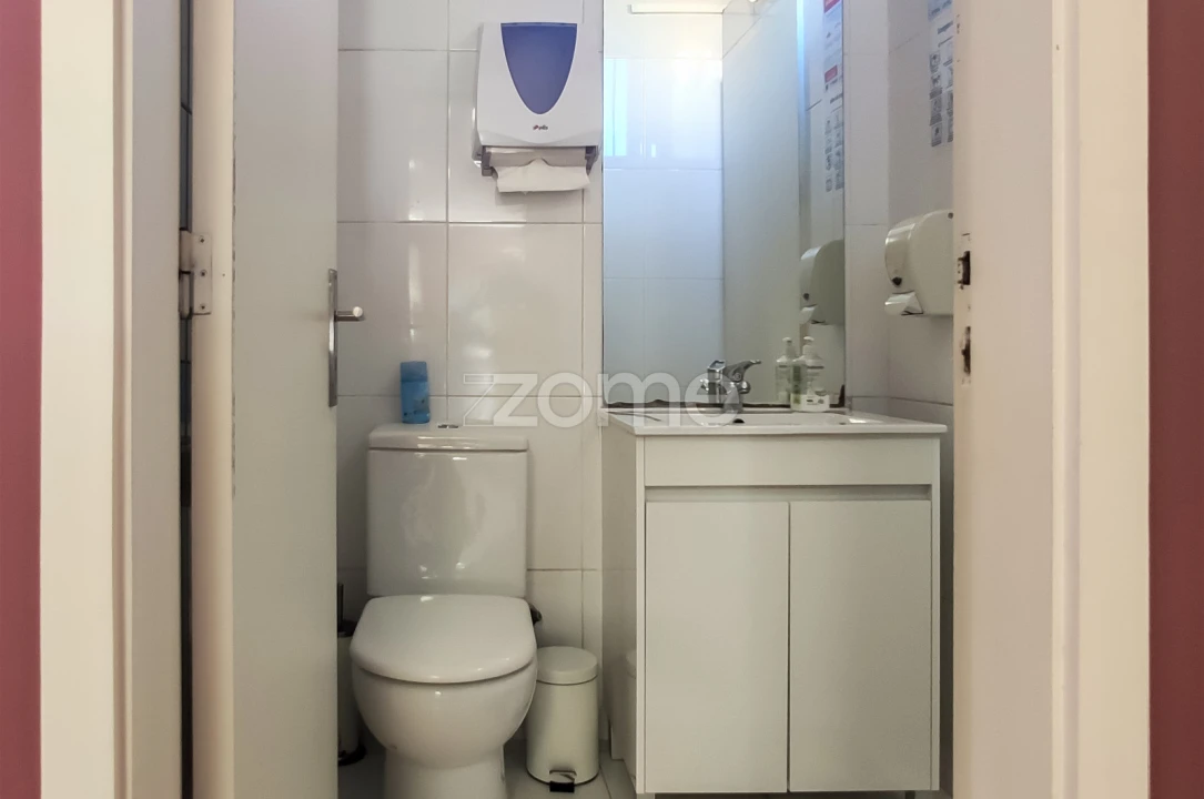 Negócio para Venda em Cidade da Maia Foto 10