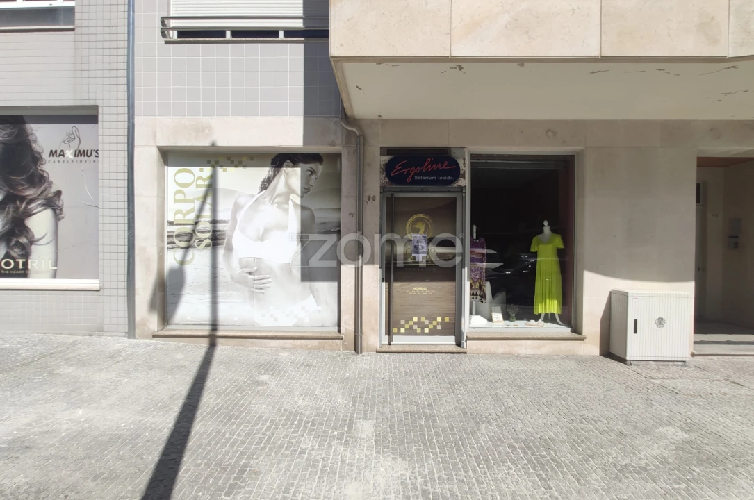 Negócio para Venda em Cidade da Maia Foto 1