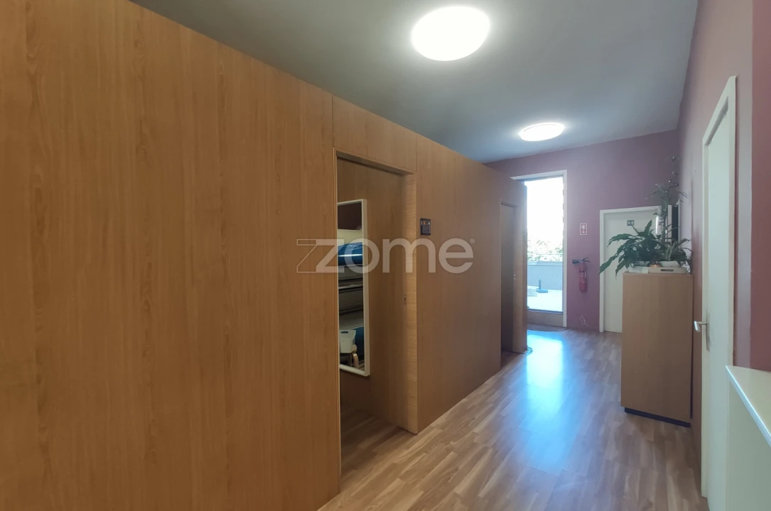 Negócio para Venda em Cidade da Maia Foto 7