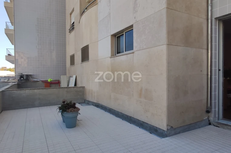 Negócio para Venda em Cidade da Maia Foto 13