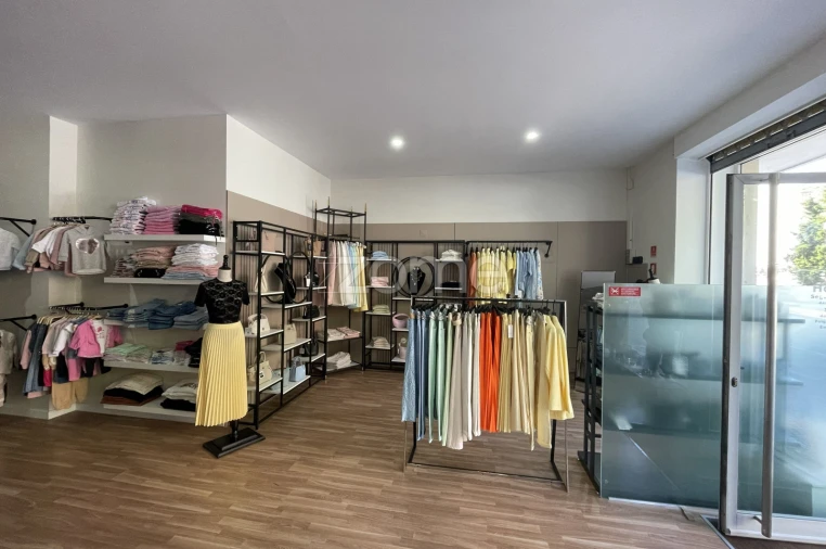 Negócio para Venda em Cidade da Maia Foto 2