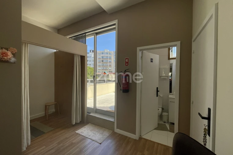 Negócio para Venda em Cidade da Maia Foto 8