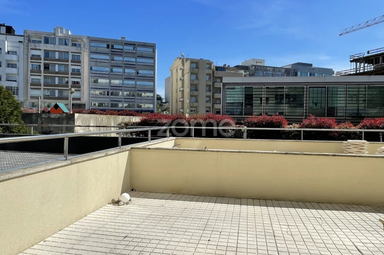 Negócio para Venda em Cidade da Maia Foto 16