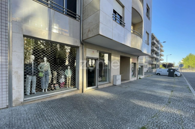 Negócio para Venda em Cidade da Maia Foto 17