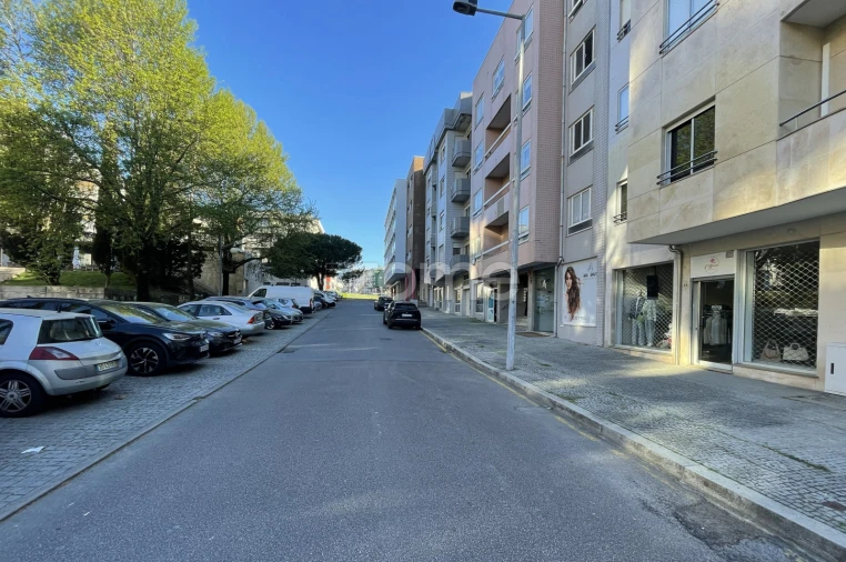 Negócio para Venda em Cidade da Maia Foto 19